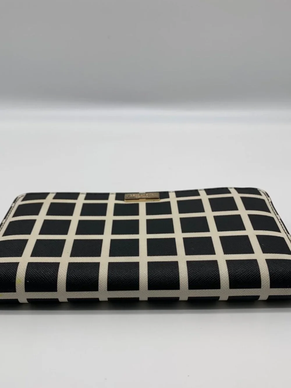 Kate Spade Black & White Saffiano Leather Neda Laurel Way Wallet
